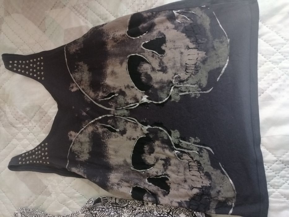 Потници с черепи