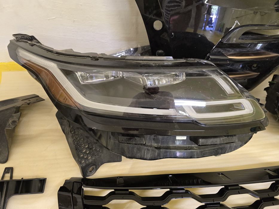 Range Rover Velar части фар стоп решетка