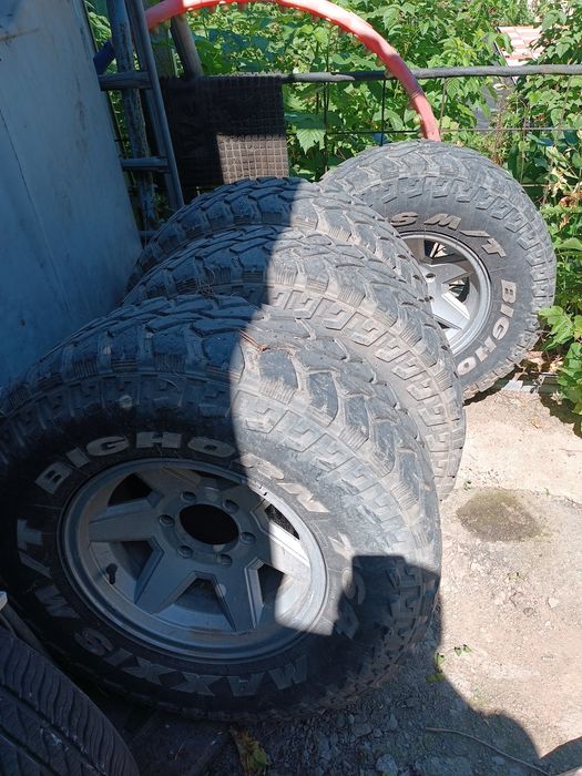 Комплект колес с дисками на джип