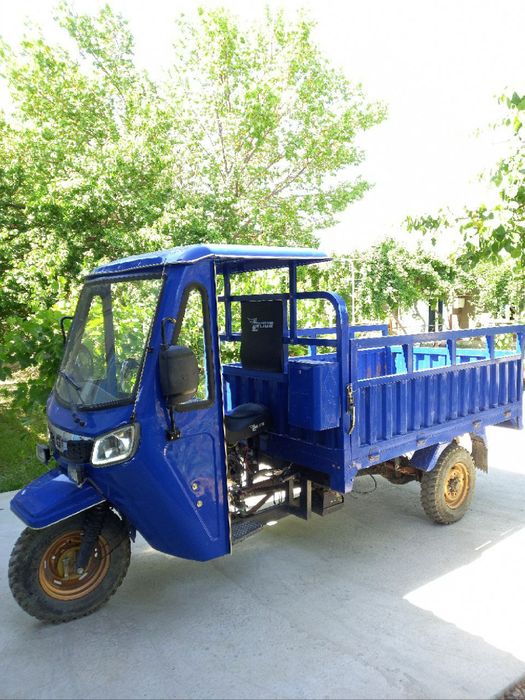 Lochin motorol yaxshi holatda sotiladi