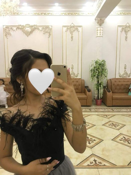 Платье вечерние с перями