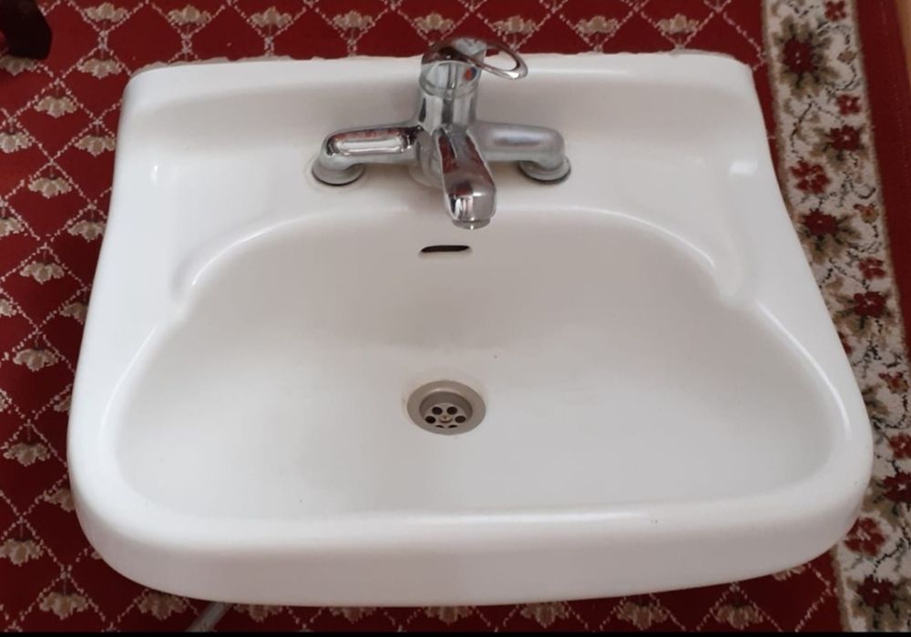 Chiuveta cu baterie suport oglinda