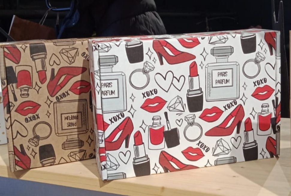 Коробки для подарка. 23x17x8