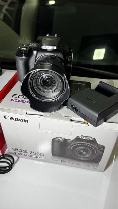 Canon 250D Yangi