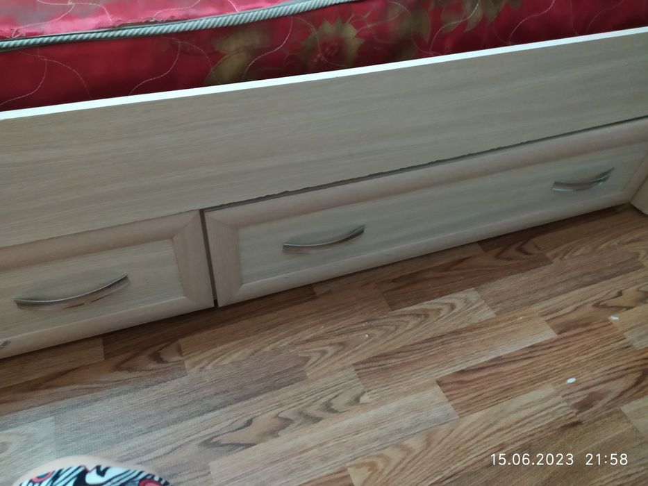 Спальный  гарнитур   б/у  в  хорошем  состоянии