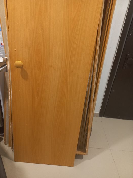 Продам межкомнатные двери
