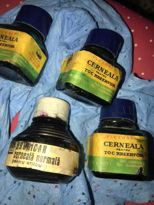 sticlute cerneala vech pret de la 15 ron