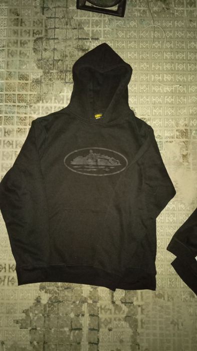 Чёрное худи кортез