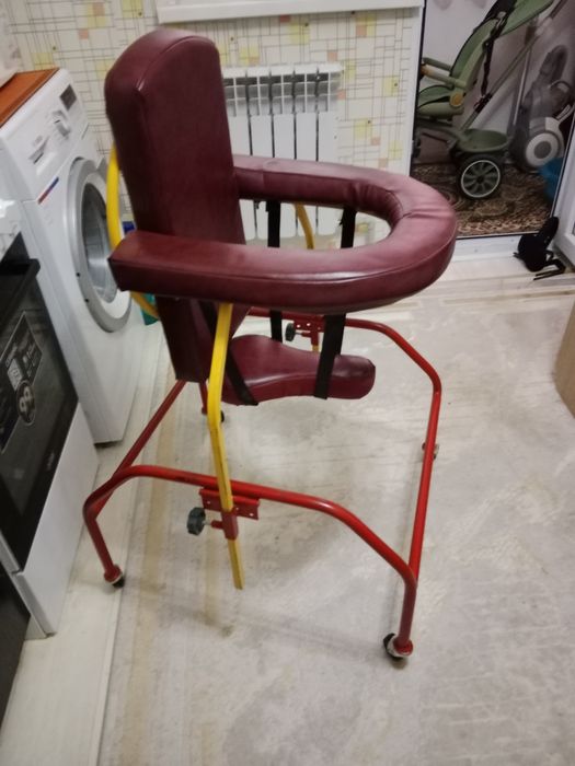 Продам ходунок регулируемый