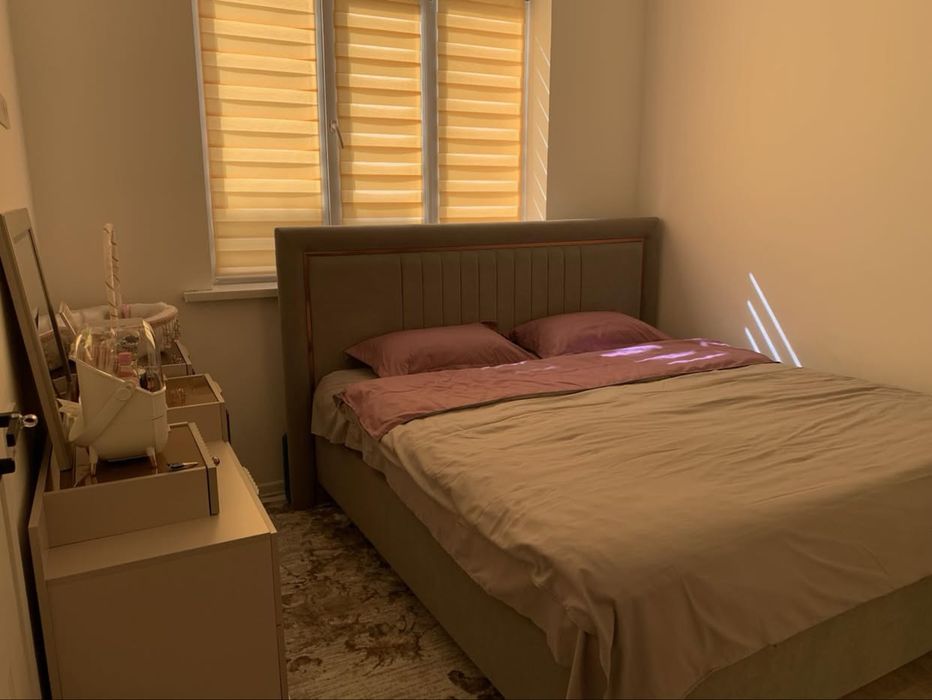 Срочно продаем спальный гарнитур “Симона”