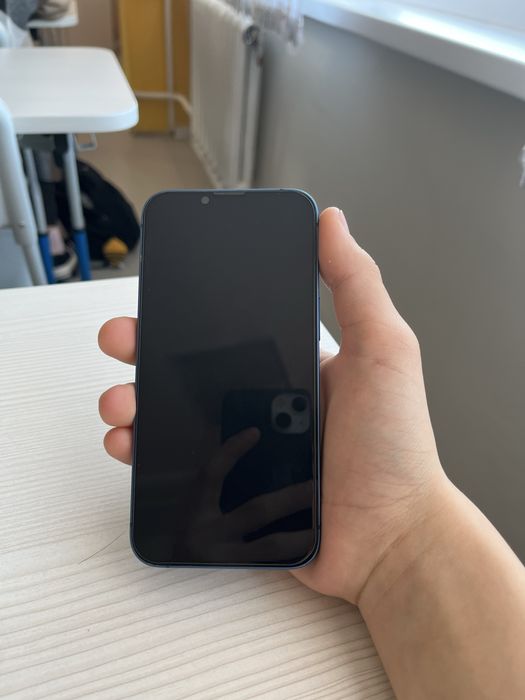 iPhone 13 в хорошем состоянии