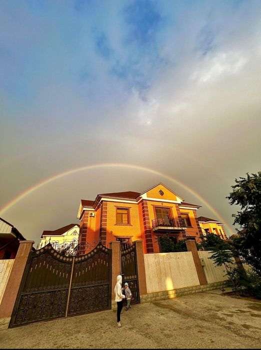 2 этажды коттедж сатылады