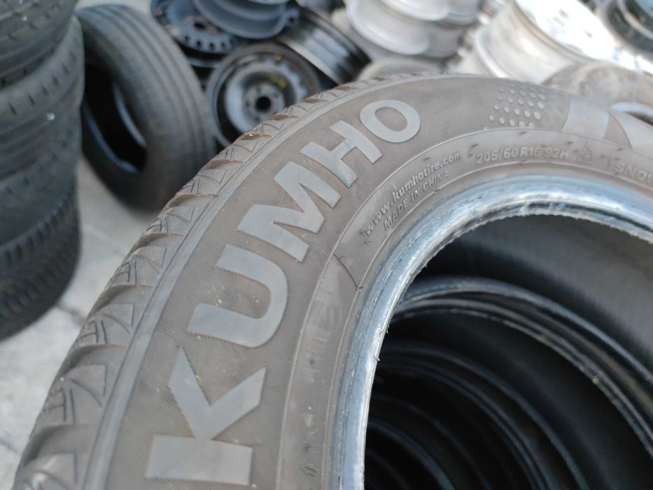 4бр Зимни гуми 205 60 16 - Kumho