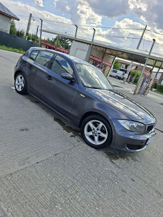 Bmw seria 1  an 2005 acte la zii 190 mii km