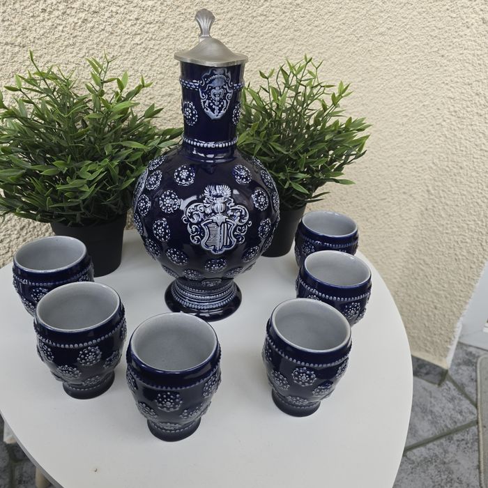 Немски комплект за вино от керамична кана с капак и чаши, произведени