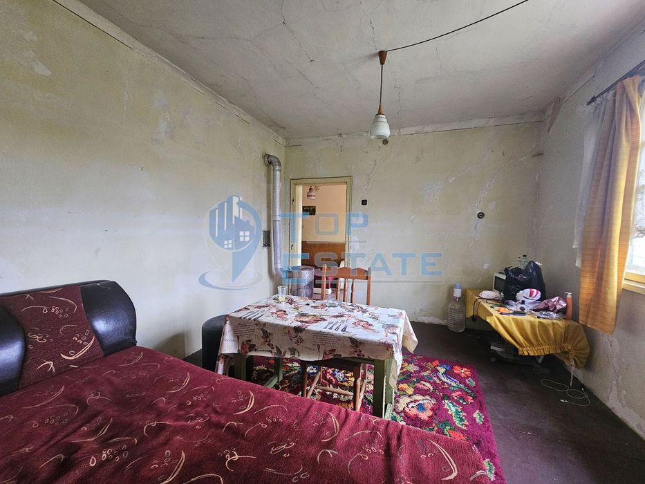 Тухлена къща с гараж и голям двор в село Недан, община Павликени