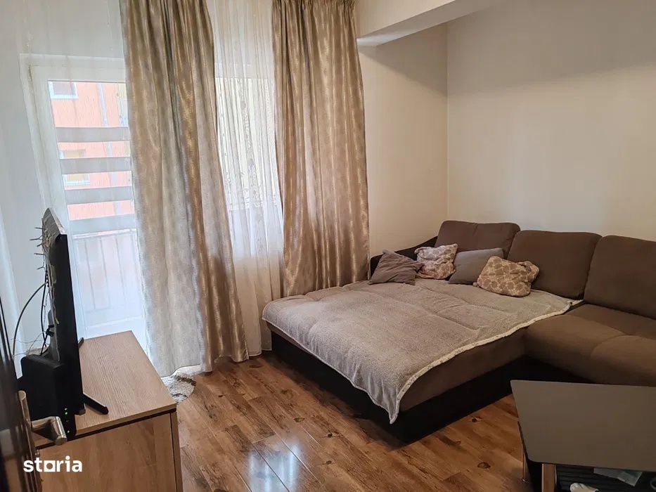 Apartament cu 2 camere, 55 mp, decomandat, etaj intermediar,  zona Edg