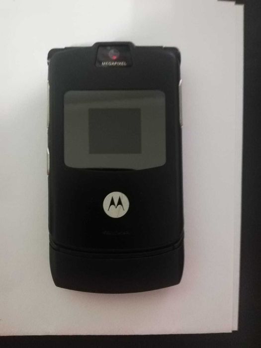 продам ретро телефон нокиа 3310 моторола V3