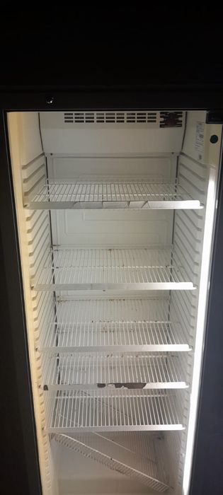 Продам холодильник-ветрина
