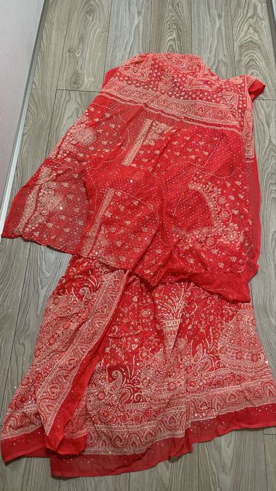 Саре индия . 42-44-46 р