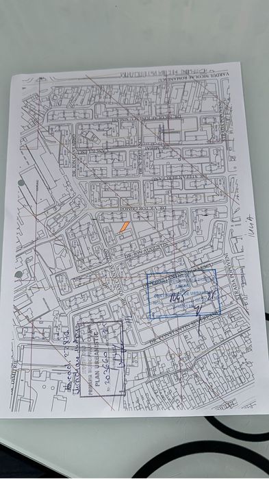 Vand teren in Cartierul 1 Mai