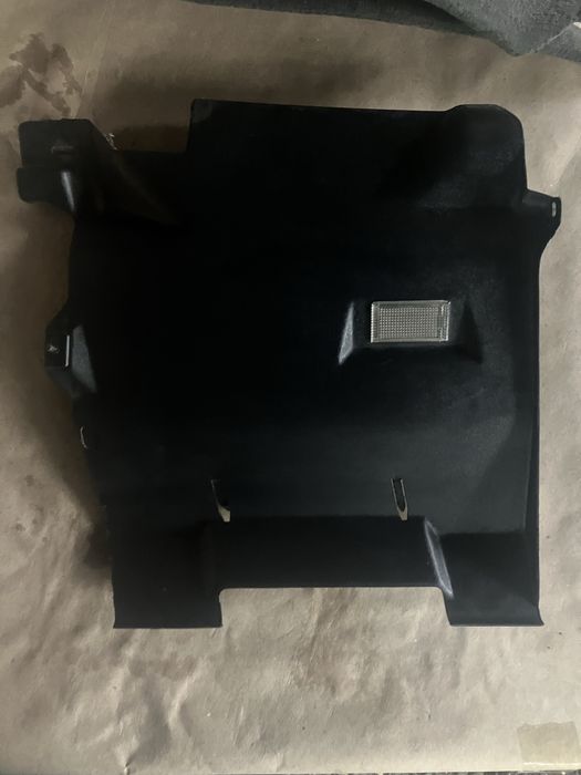 Крышка бордачка bmw e34