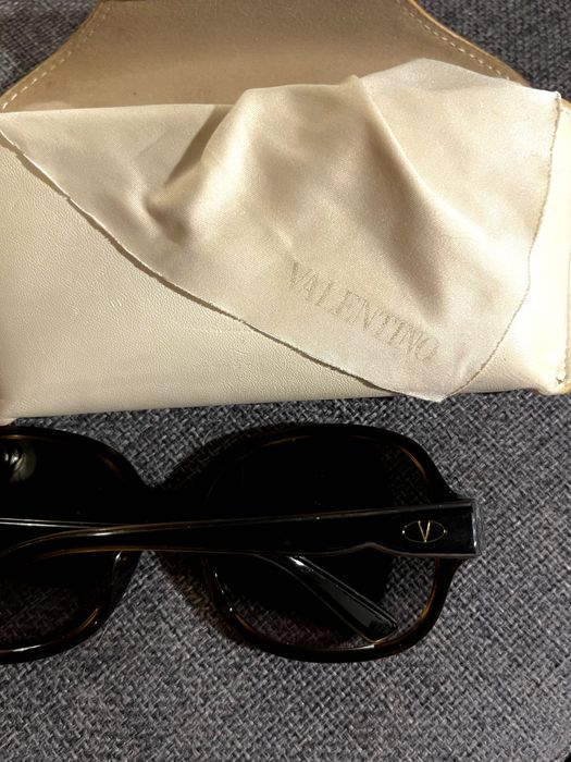 Слънчеви очила Valentino с оригинален кожен калъф