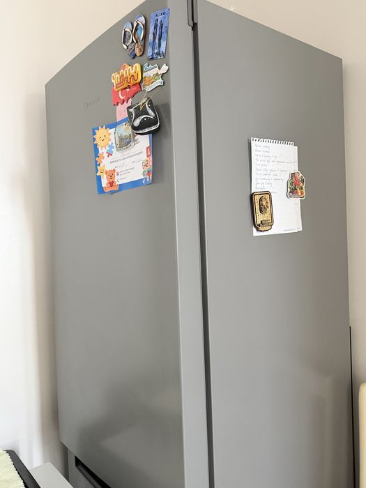 Продается холодильник indesit