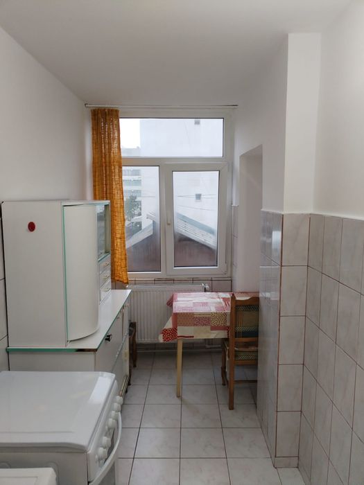 Închiriez garsoniera