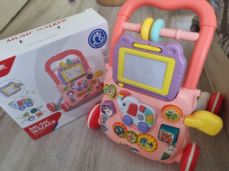 Бебешка проходилка уокър