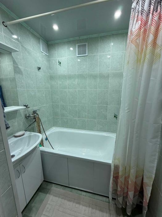 продам 4комнатную квартиру