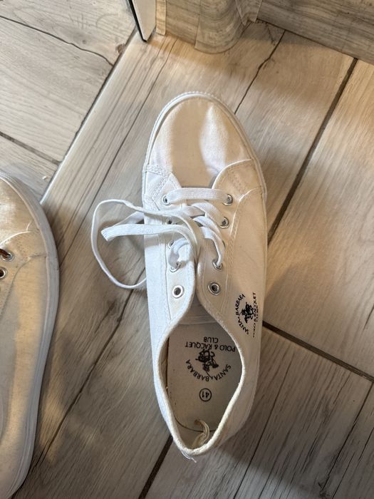 Подарявам дрехи