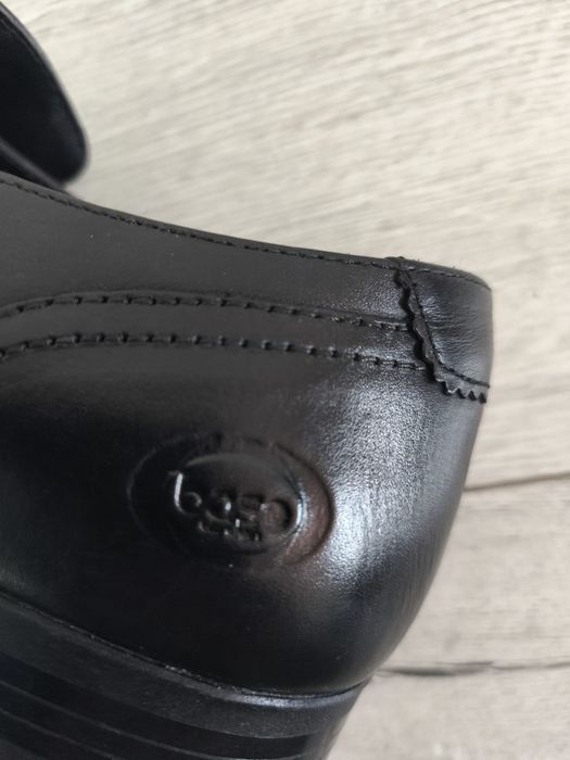 Base London  piele 43