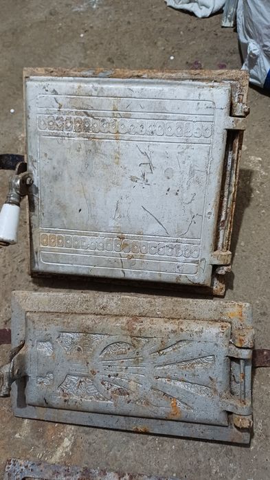 Vînd uși cu grătar pentru sobe teracotă am pentru 3 sobe