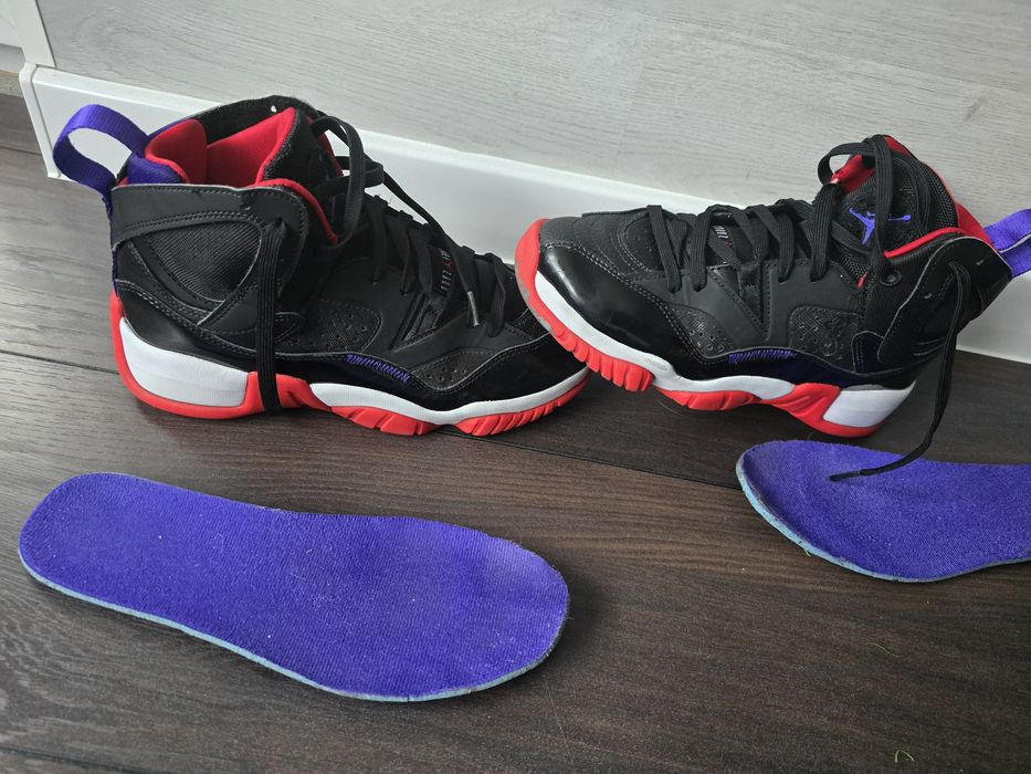 Jordan кецове . ..