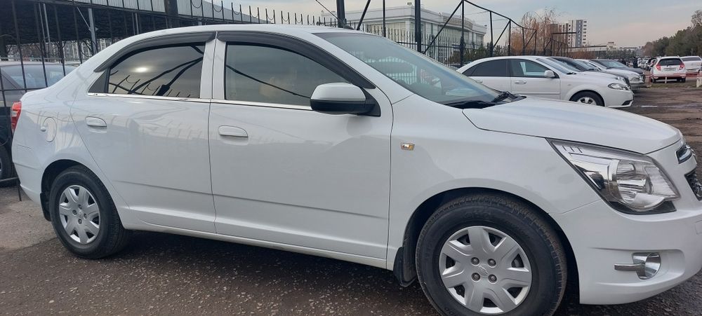 Mashina ideal holatda. Bir qo'l minilgan