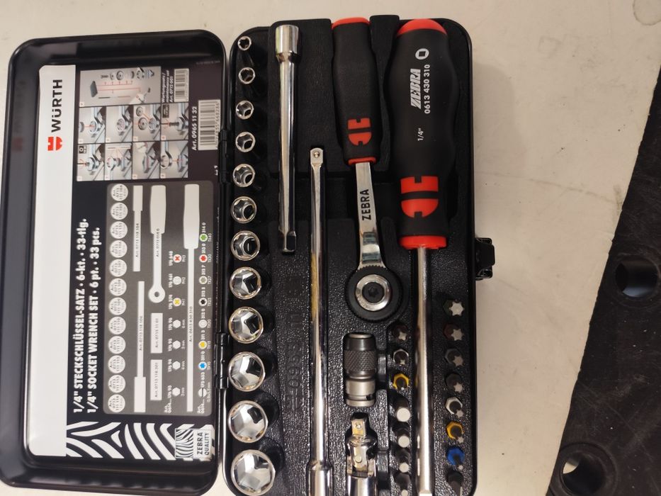 Комплект тресчотка с вложки 1/4  Wurth Zebra 33 части