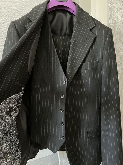 Продам одежду (костюм классика) 2 вида