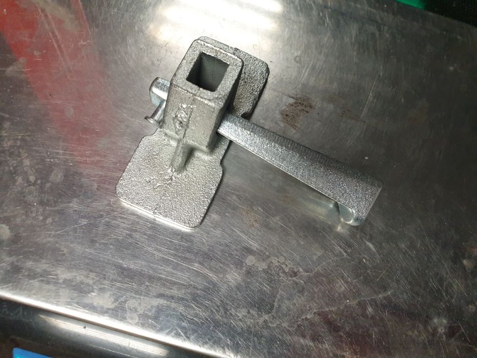 Нови поцинковани шпани (жабки) кофраж