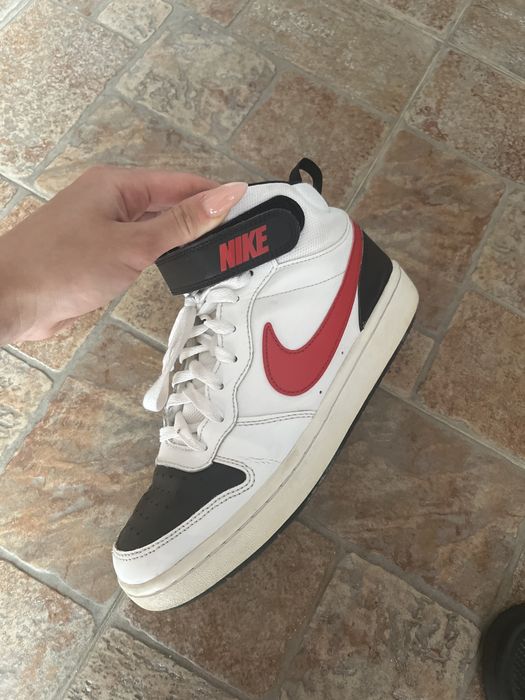 Маратонки NIKE 38,5