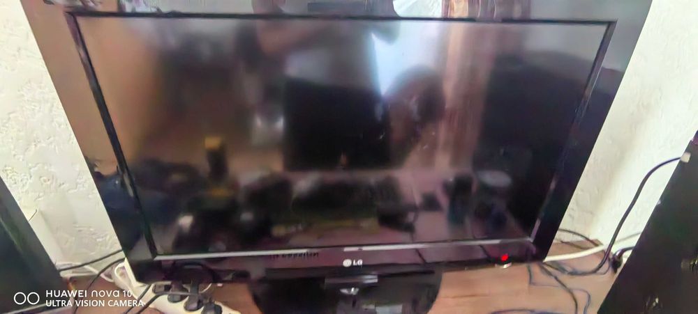 Продам телевизор LG.