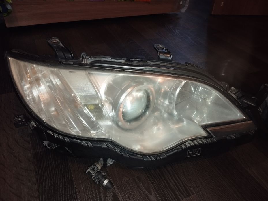 Фары Субару Аутбэк 2007