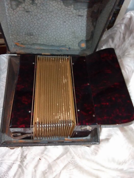 Продается Аккордеон