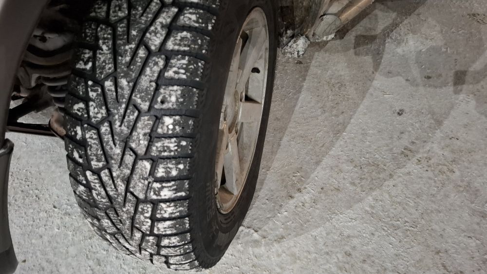 Продам Шина р16 215/65