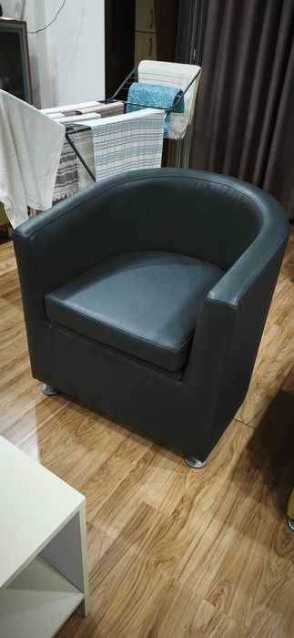 Продаю кресло и стол