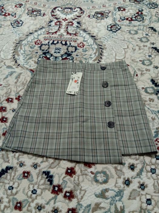 Продаю юбки, платье. Последние размеры