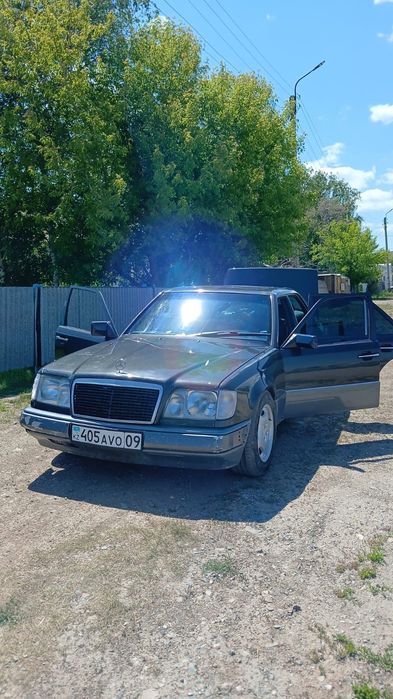 Мерседес 124 ешка 1992 года