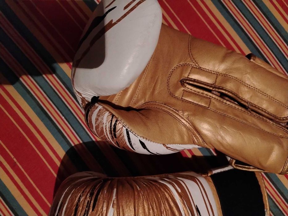 Боксови ръкавици