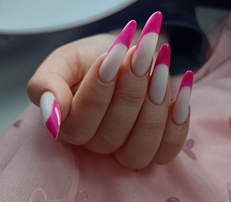 Manichiura cu gel și ojă semi