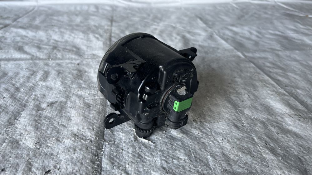 2 броя халоген от Renault